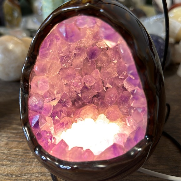 🔥SALE🔥 Amethyst Crystal Chip Nightlight! - Picture 3 of 10